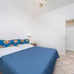 In Giulia Vila